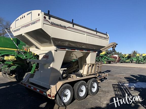Image of Unverferth Seed Runner 3755XL equipment image 1