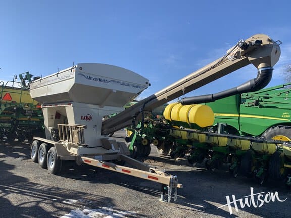 2024 Unverferth Seed Runner 3755XL Equipment Image0