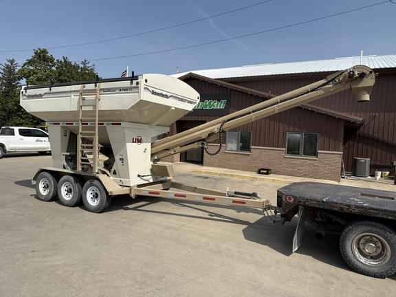 Image of Unverferth Seed Runner 3755XL equipment image 2