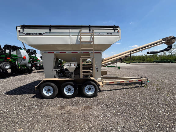 Image of Unverferth Seed Runner 3755XL equipment image 3