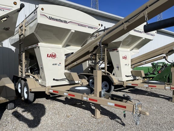 2024 Unverferth Seed Runner 3755XL Equipment Image0