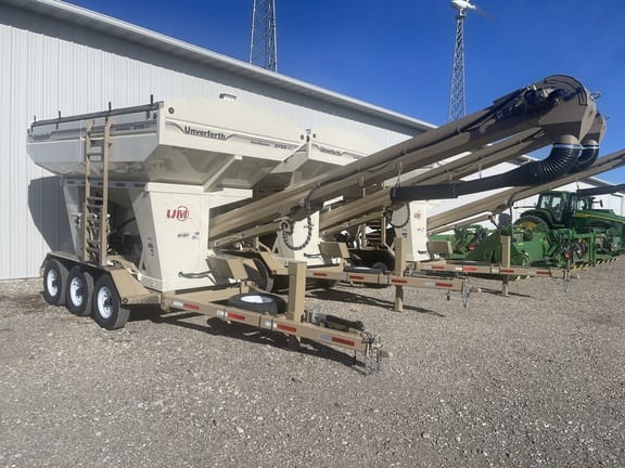 2024 Unverferth Seed Runner 3755XL Equipment Image0