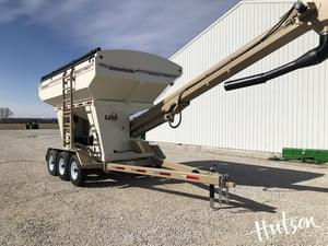 2024 Unverferth Seed Runner 3755XL Image