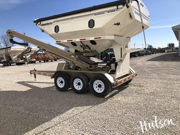 Image of Unverferth Seed Runner 3755XL equipment image 2