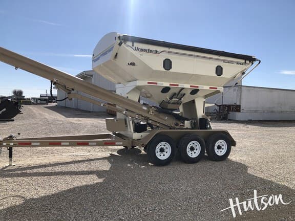 Image of Unverferth Seed Runner 3755XL equipment image 4