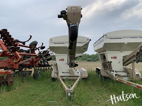 Image of Unverferth Seed Runner 3755XL equipment image 2
