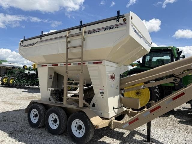 Image of Unverferth Seed Runner 3755XL equipment image 4