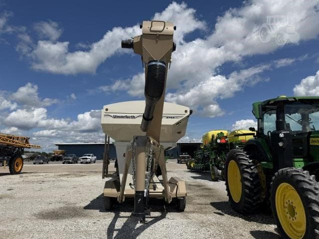 Image of Unverferth Seed Runner 3755XL equipment image 1