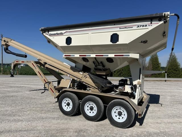 Image of Unverferth Seed Runner 3755XL equipment image 4