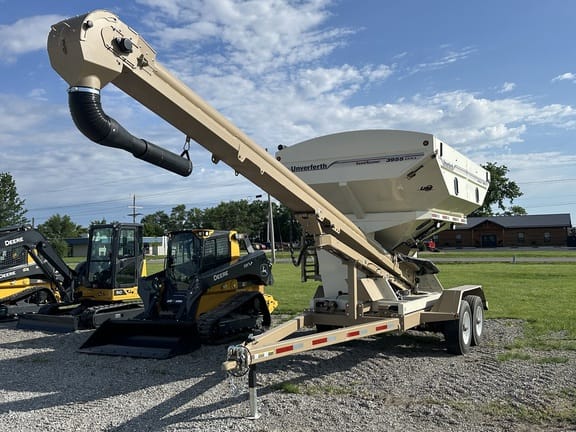 2024 Unverferth 3955DXL Equipment Image0