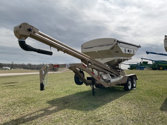 2024 Unverferth 3955DXL Equipment Image0