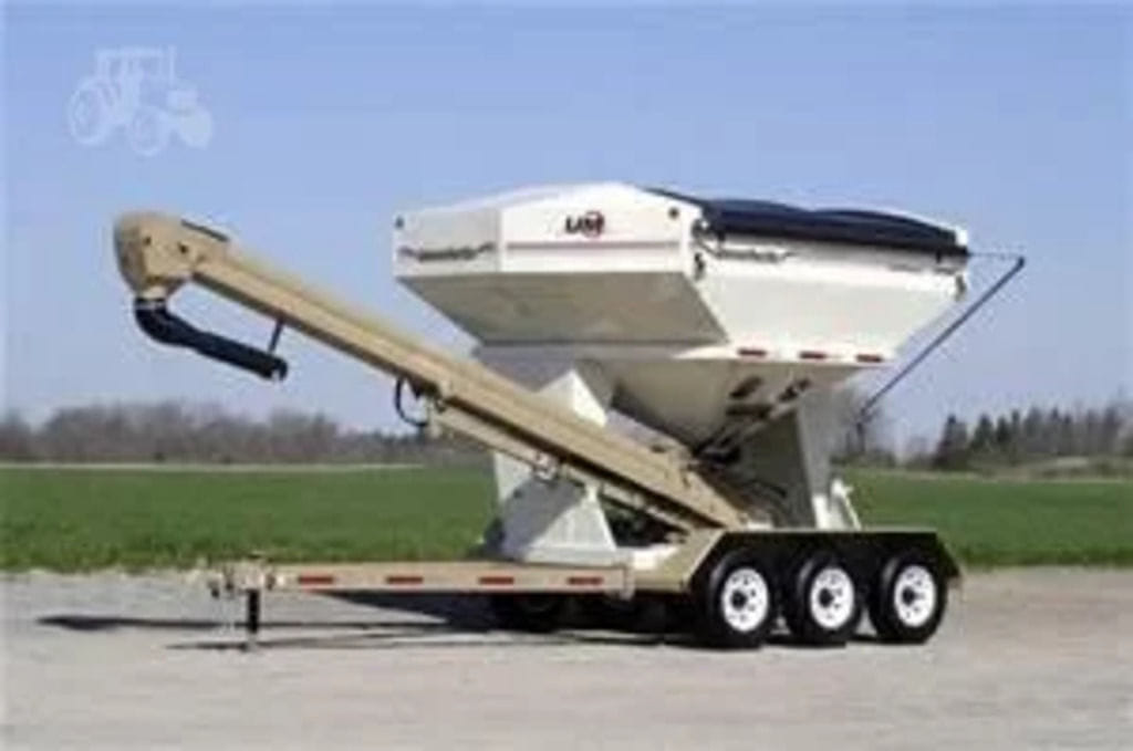 2024 Unverferth 3955XL Equipment Image0