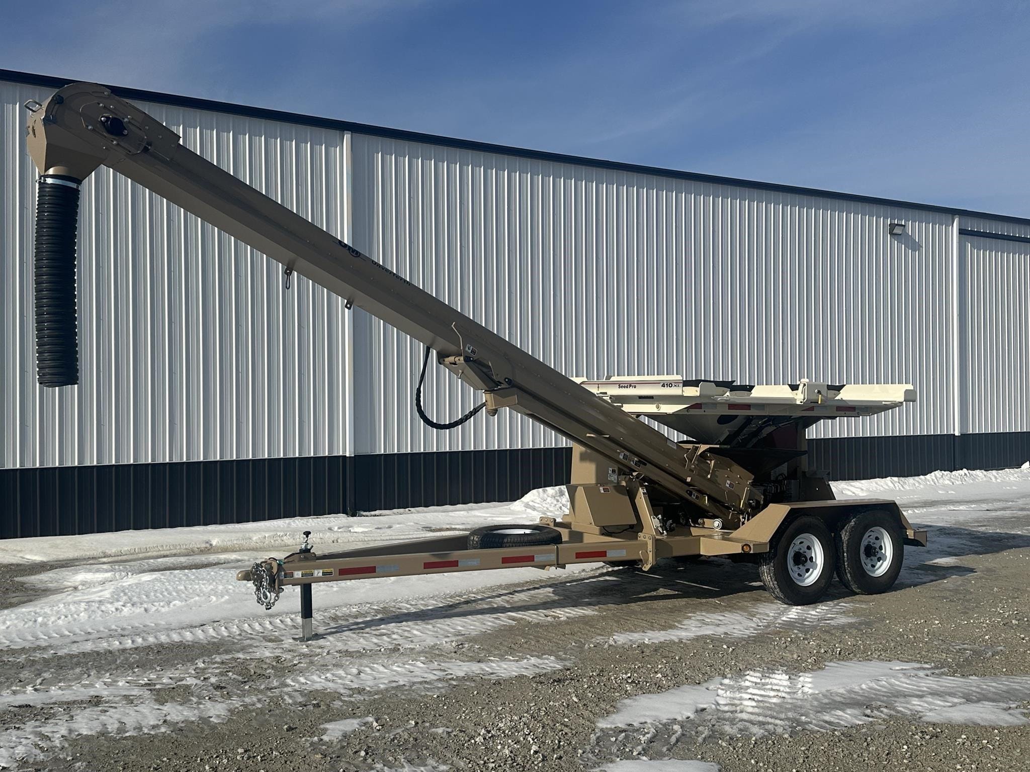 2024 Unverferth 410XL Equipment Image0