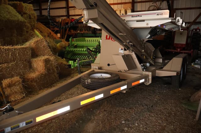 Image of Unverferth 410XL equipment image 3