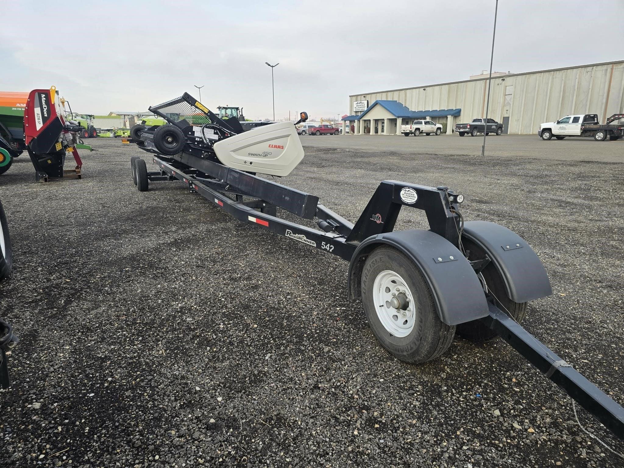 2024 Unverferth Roadrunner 542 Equipment Image0