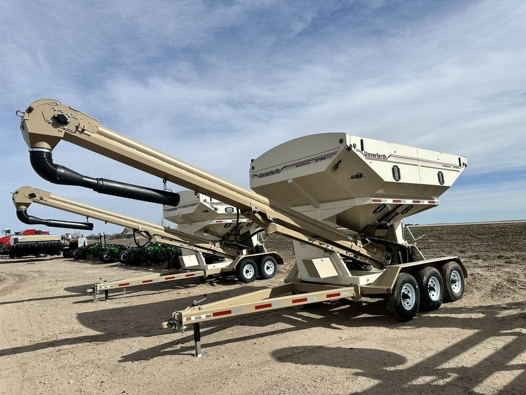 2024 Unverferth Seed Runner 3755XL Equipment Image0