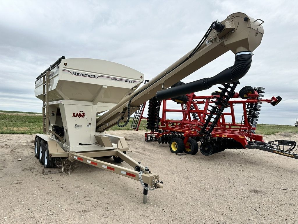 2024 Unverferth Seed Runner 3755XL Equipment Image0