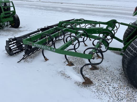 Image of Unverferth Perfecta equipment image 2