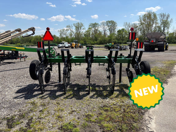 2024 Unverferth Zone-Builder 132 Equipment Image0