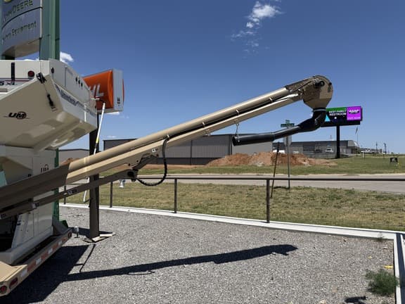 Image of Unverferth Seed Runner 3755XL equipment image 2