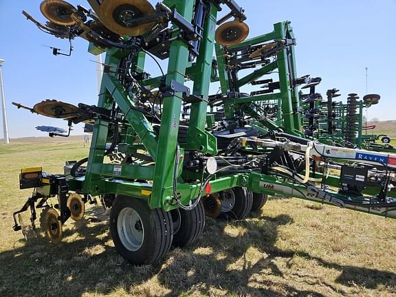 Image of Unverferth Renegade 3500 equipment image 2
