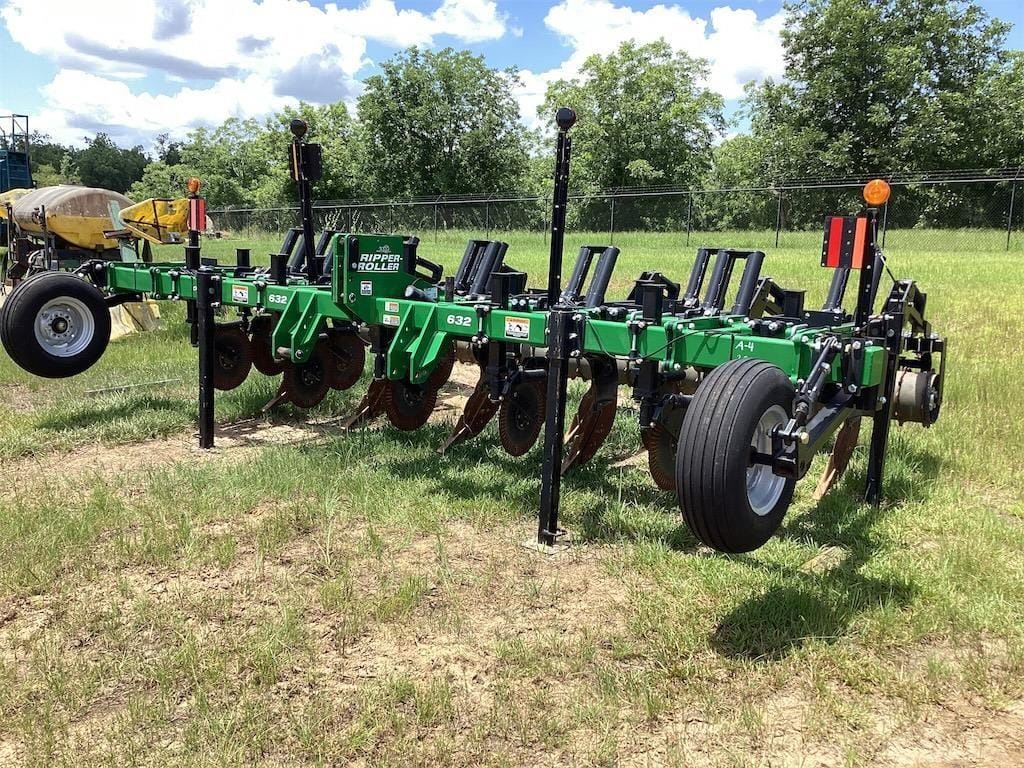 2024 Unverferth 632 Equipment Image0