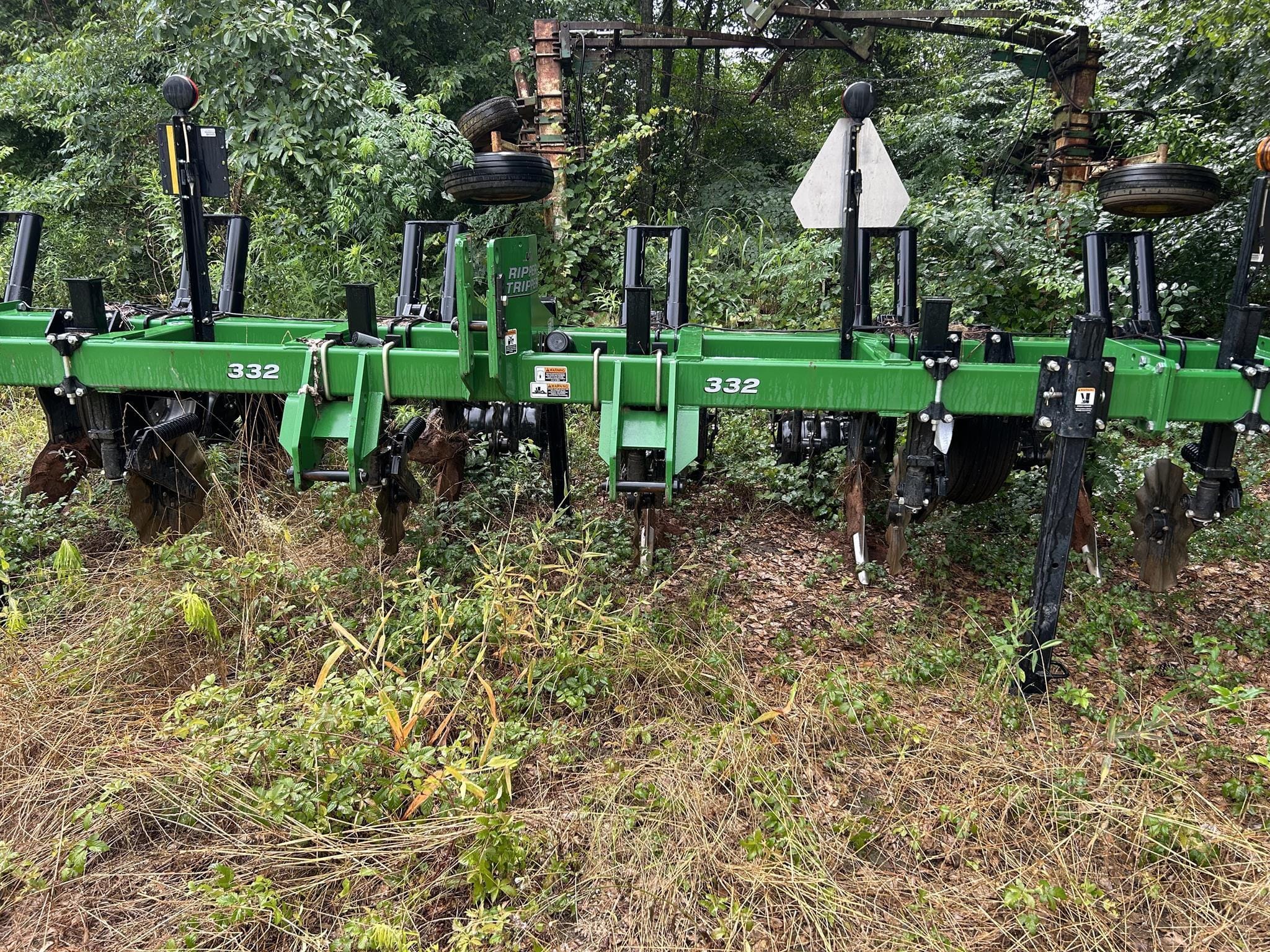 2024 Unverferth Ripper-Stripper 332 Equipment Image0