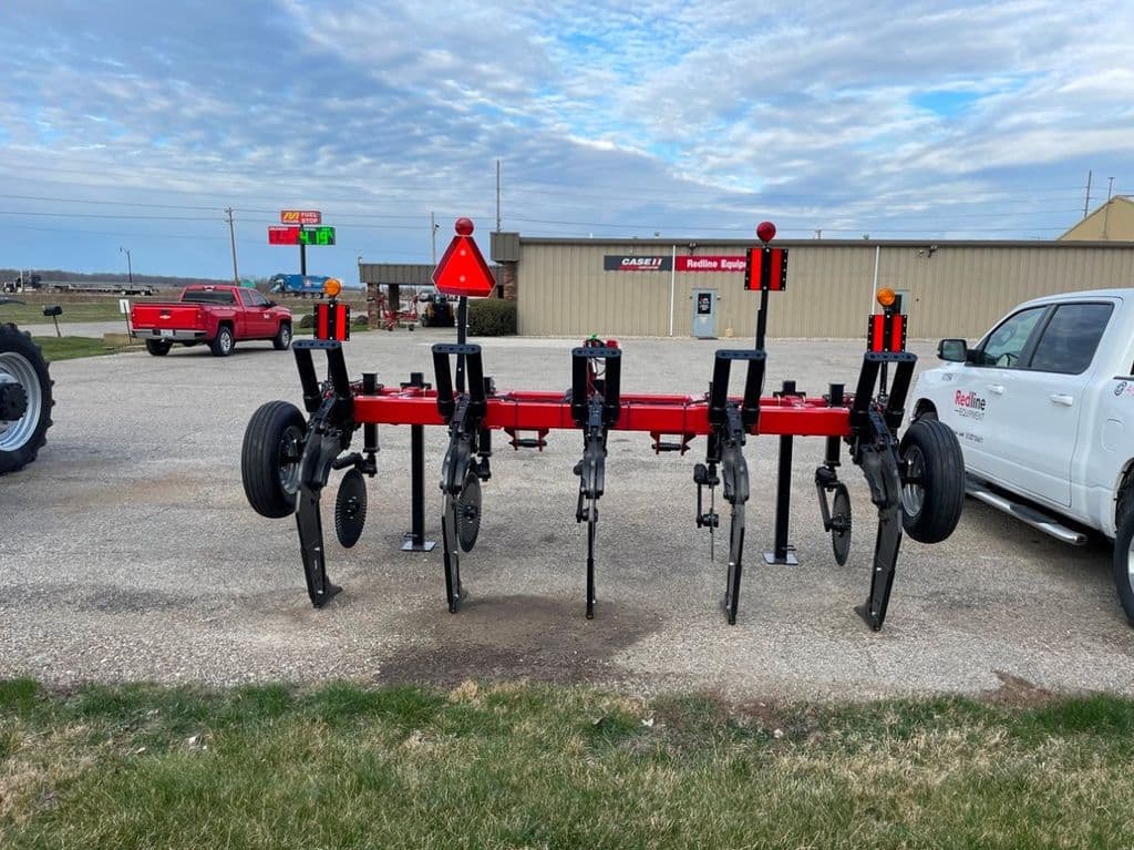 Image of Unverferth Zone-Builder 132 Image 1