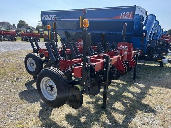 2024 Unverferth Zone-Builder 132 Equipment Image0