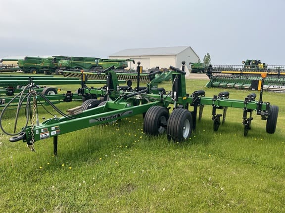 2025 Unverferth Zone-Builder Equipment Image0