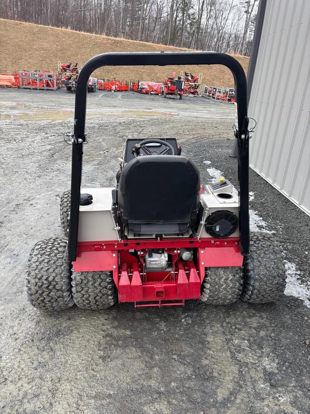 Image of Ventrac 4520N equipment image 4