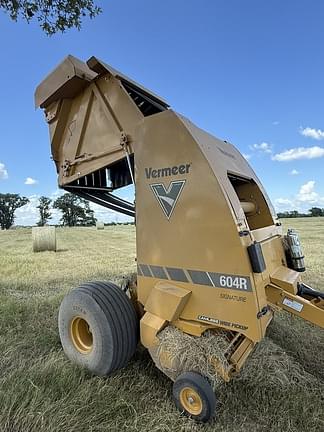 Image of Vermeer 604R Signature equipment image 4