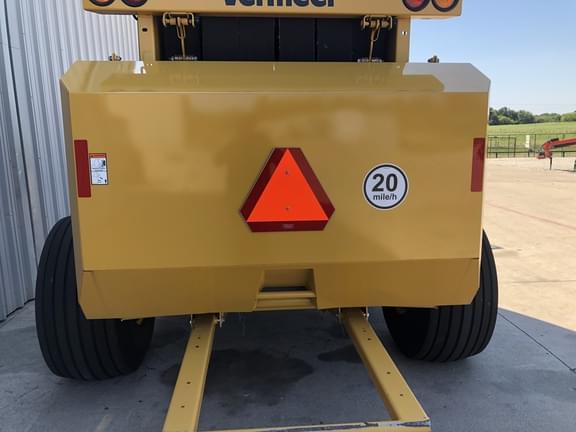 Image of Vermeer 604R Signature equipment image 4