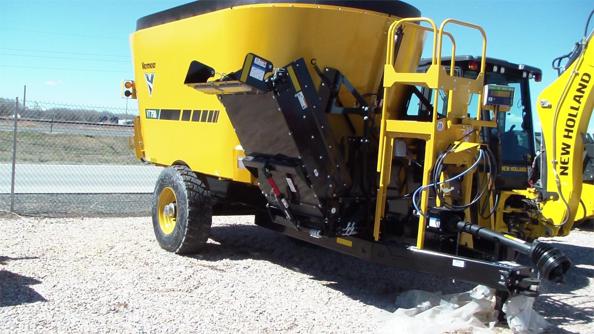 2024 Vermeer VT750 Equipment Image0