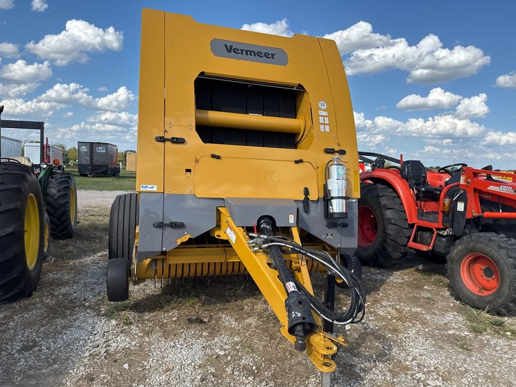 2024 Vermeer 604R Equipment Image0