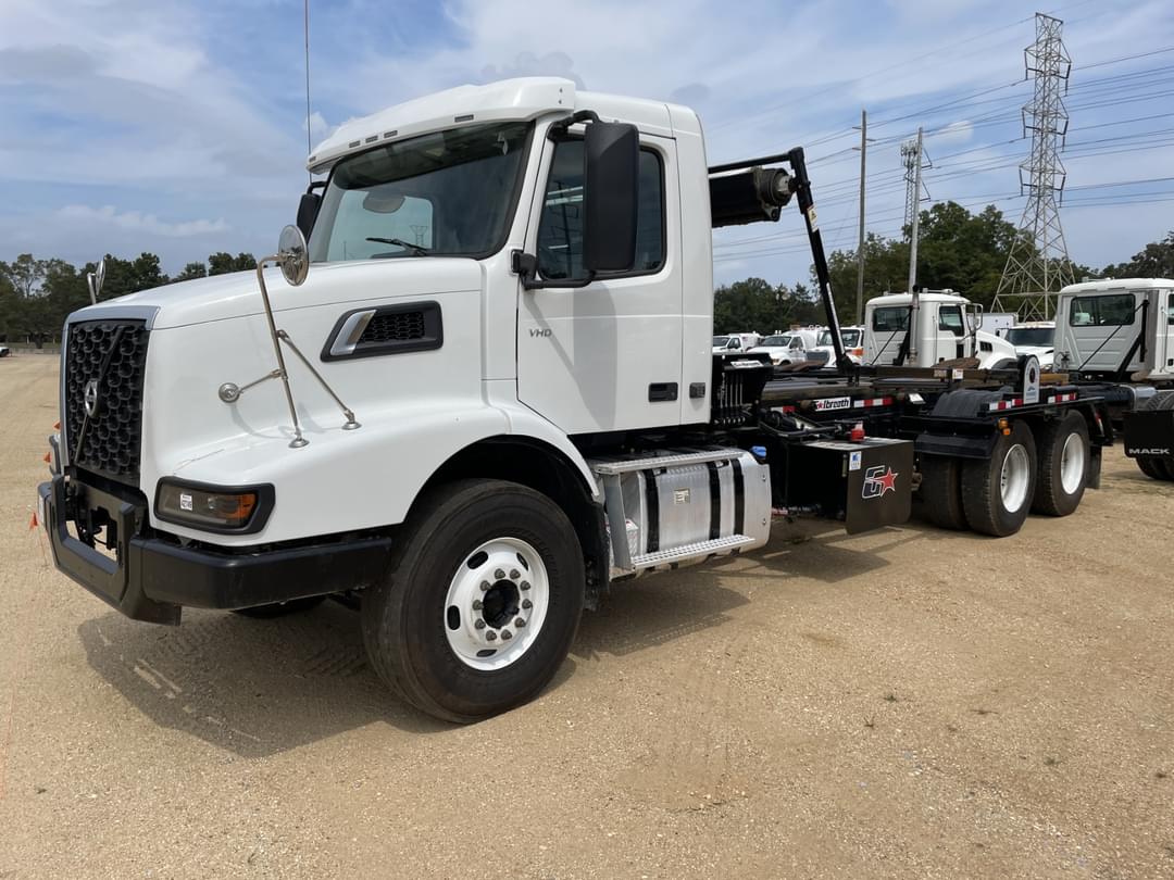 Image of Volvo VHD64 Primary image
