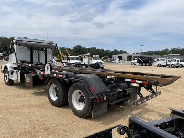 Image of Volvo VHD64 equipment image 2