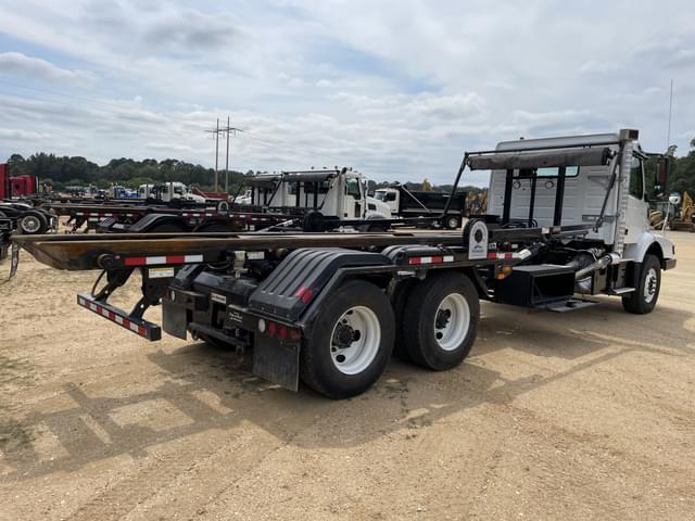 Image of Volvo VHD64 equipment image 3