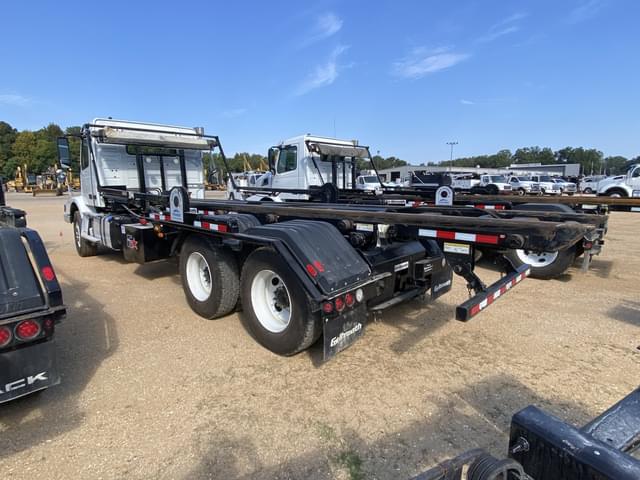 Image of Volvo VHD64 equipment image 1
