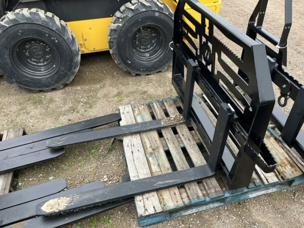 2024 Walco 42" Pallet Forks Equipment Image0