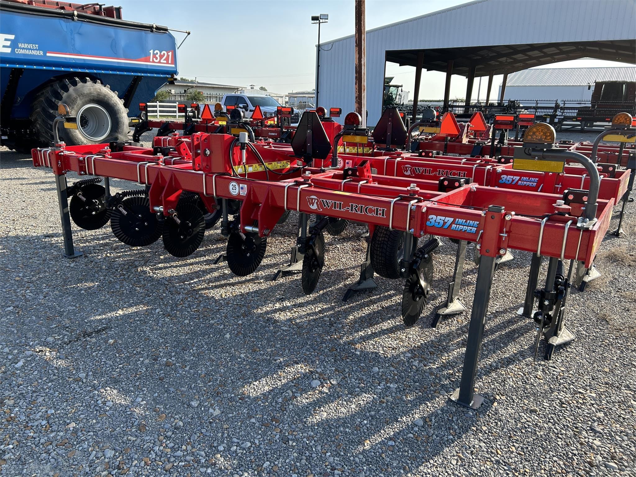 2024 Wil-Rich 357 Equipment Image0