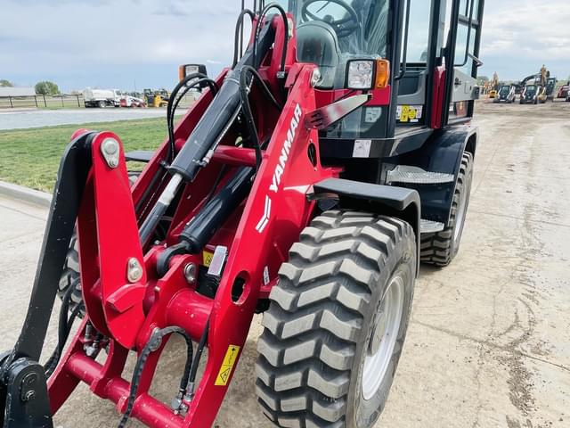 Image of Yanmar V10 equipment image 4
