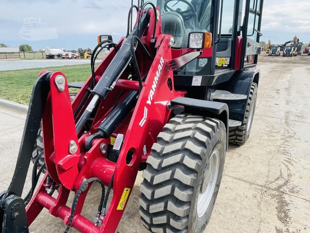 Image of Yanmar V10 equipment image 4