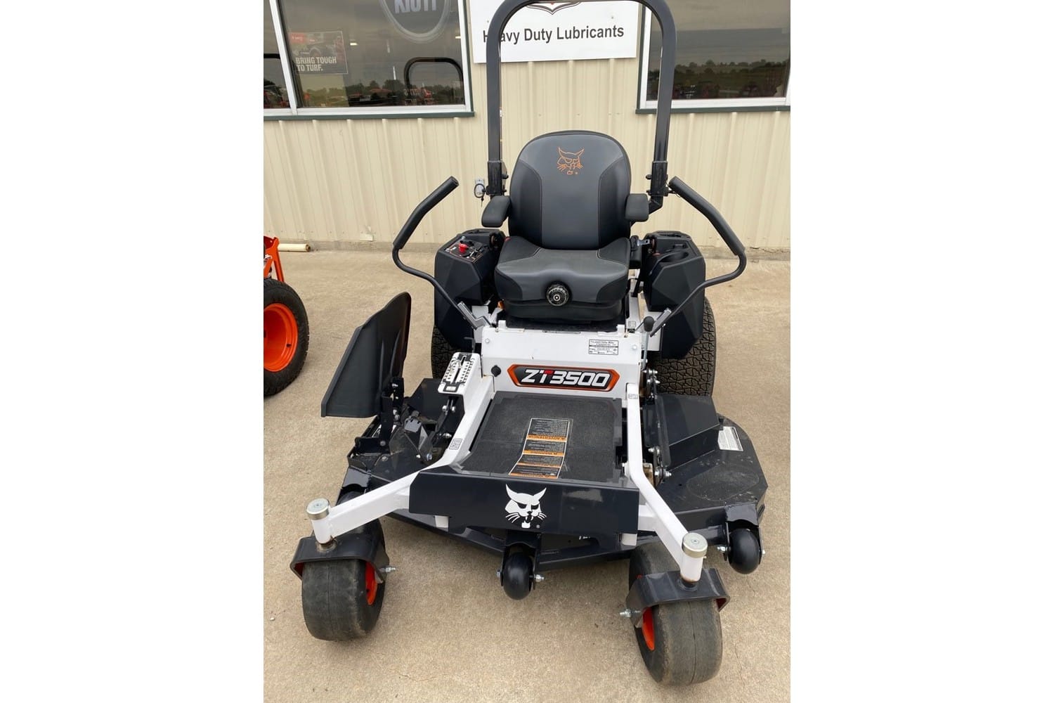 2024 Bobcat ZT3500 Equipment Image0