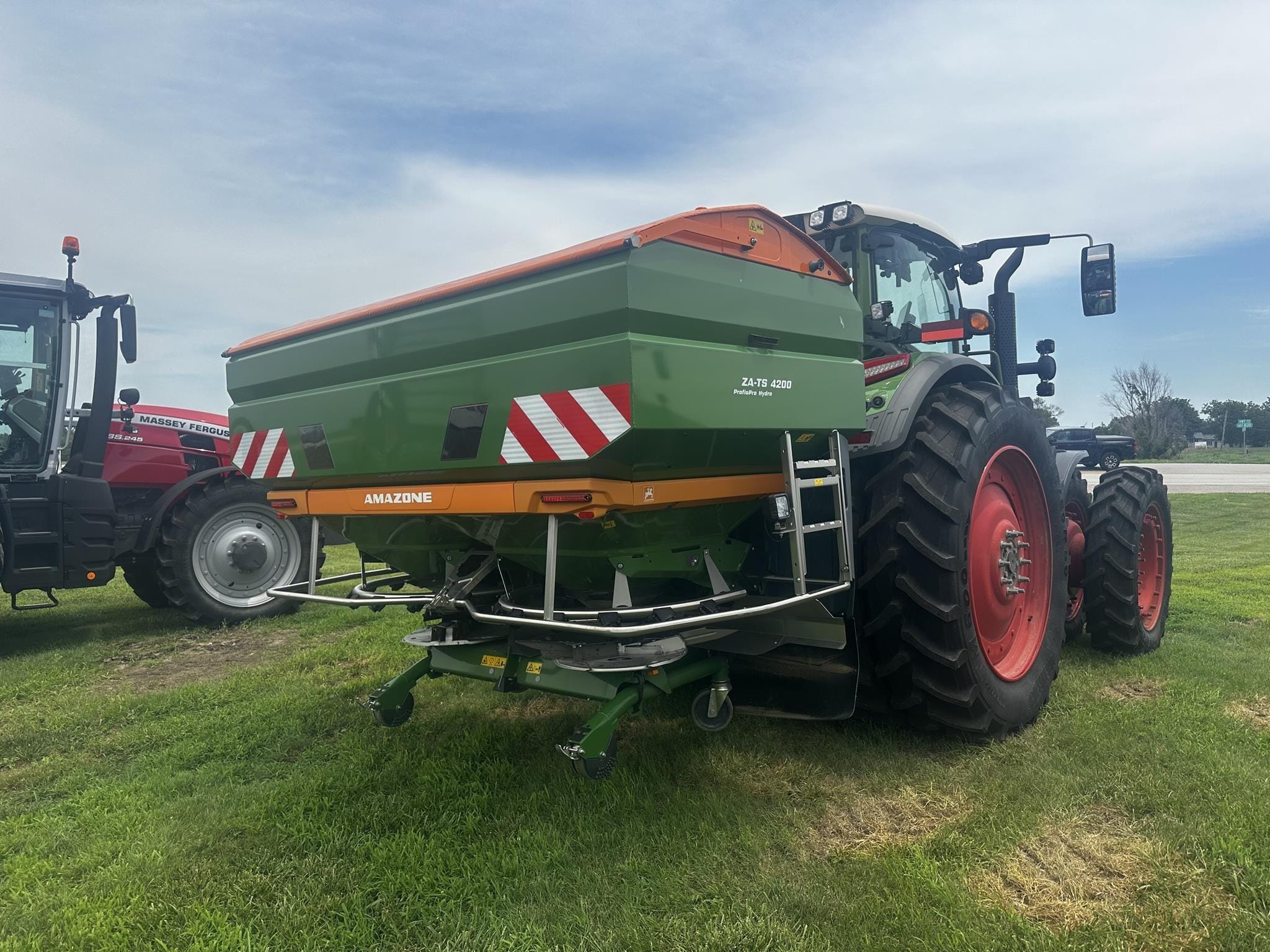 2025 Amazone ZA-TS 4200 Equipment Image0