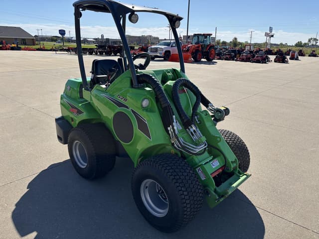 Image of AVANT 528 equipment image 3