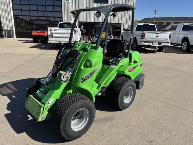 Image of AVANT 528 equipment image 1