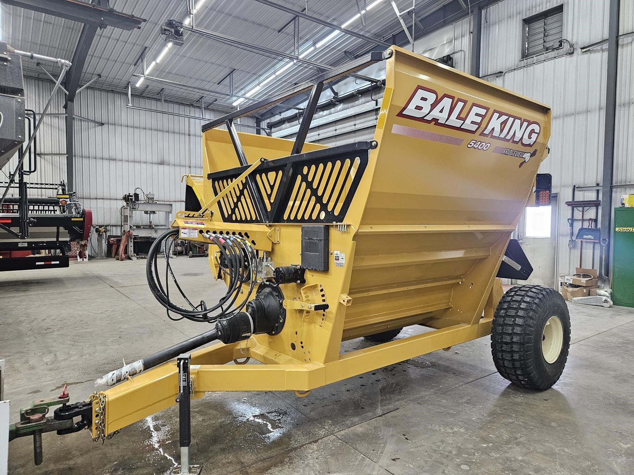 2025 Bale King 5400 Equipment Image0