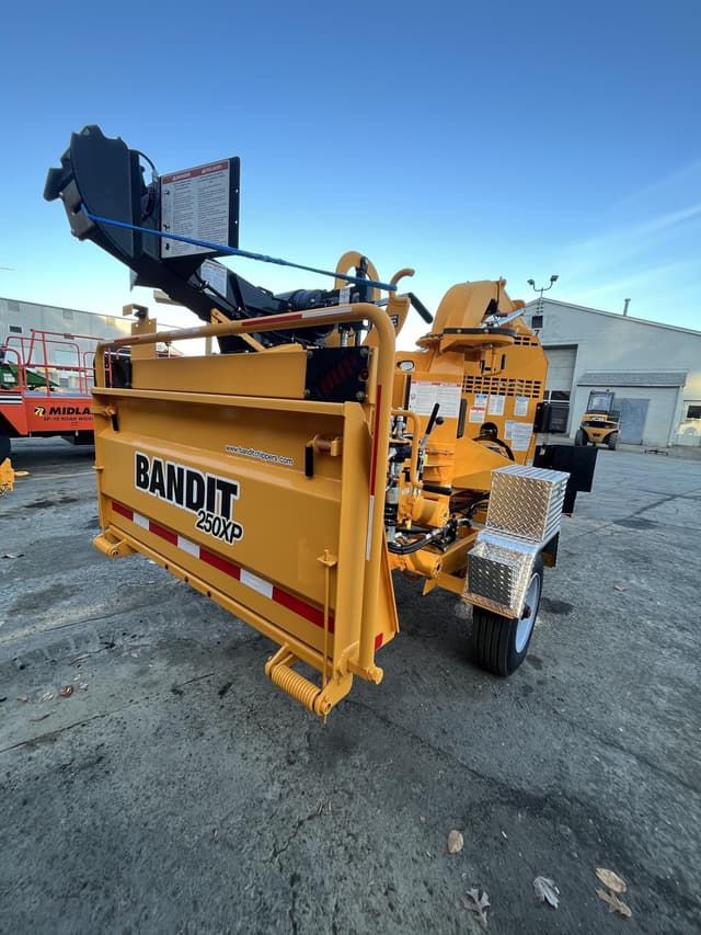 Image of Bandit 250XP equipment image 2