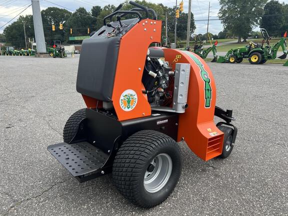 Image of Billy Goat Hurricane Z300I equipment image 2